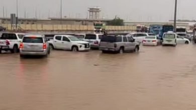 أمطار غزيرة تصل إلى حد السيول تضرب جدة السعودية
