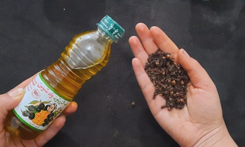 تعرف علي فوائد زيت القرنفل لجسم الإنسان